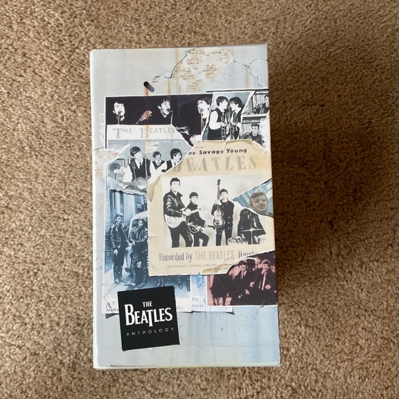 The Beatles Anthology VHS 1996 1 - 8 Tape Set Capital Records Vintage Collector - Picture 3 of 6